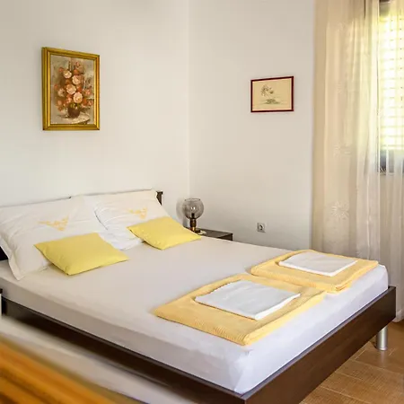 Rosemary Apartment Promajna